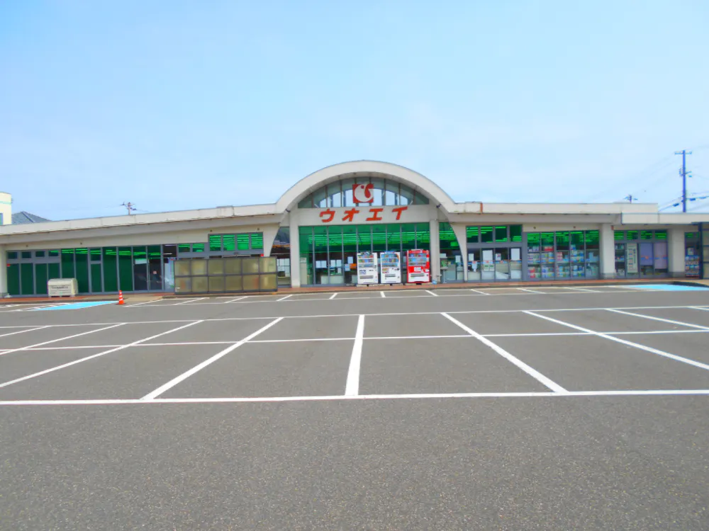 【ウオエイ小中川店】プロモーションや食物販に最適な視認性の高い屋外のスペース