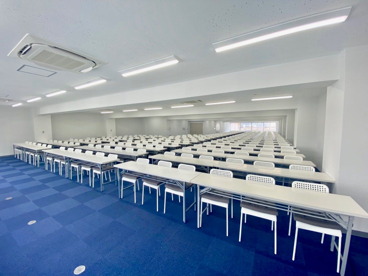 【神田駅5分】招待制の製品PR会や受注販売会に適した300名程度収容可能なレンタルスペース