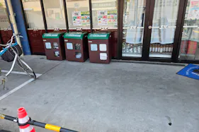 【スーパーバリュー 南浦和店】軒下 各種プロモーション、会員獲得イベントに最適なスーパーマーケットの屋外催事イベントスペース