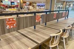 【イオンモール津南】モール内広告 フードコートステッカー