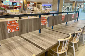 【イオンモール津南】モール内広告 フードコートステッカー