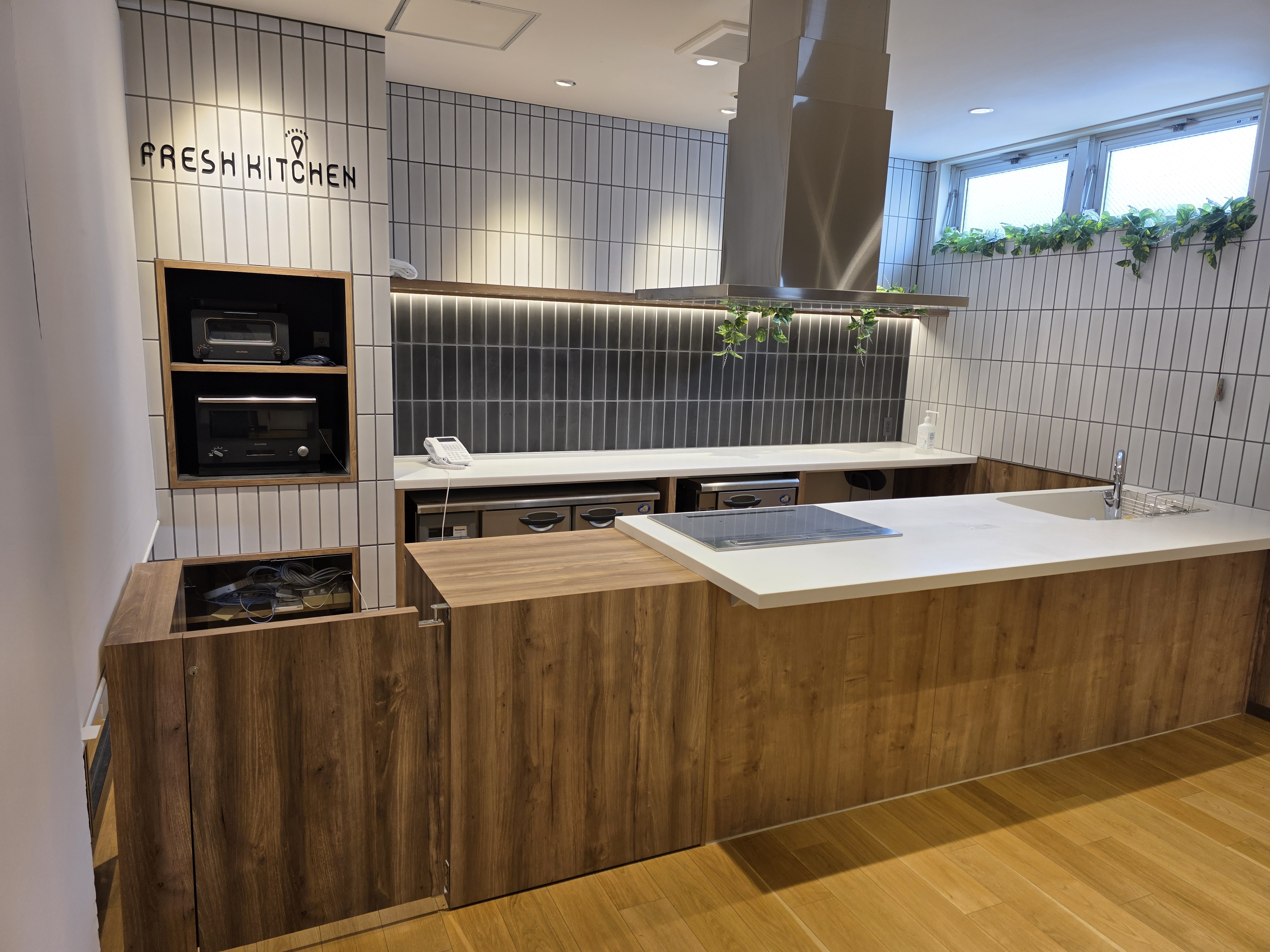 【駿河屋アスモ店】レンタルキッチンまたは小規模の会議・ミーティングに最適な2階イベントスペース