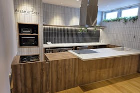 【駿河屋アスモ店】レンタルキッチンまたは小規模の会議・ミーティングに最適な2階イベントスペース