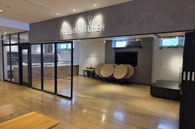 【駿河屋アスモ店】レンタルキッチンまたは小規模の会議・ミーティングに最適な2階イベントスペース