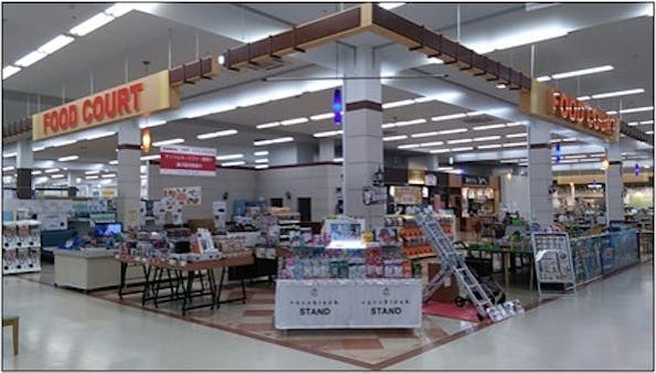 【イオンスーパーセンター栗原志波姫店】プロモーションや物販に最適なフードコート北側のイベントスペース
