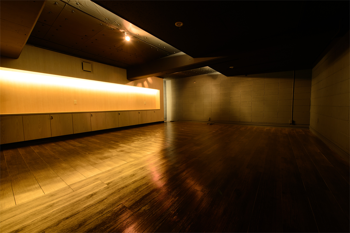 【祐天寺駅7分】展示会場やワークショップに最適な黒が基調のシックな防音室かつ充実の音響設備のあるイベントスペースの画像13