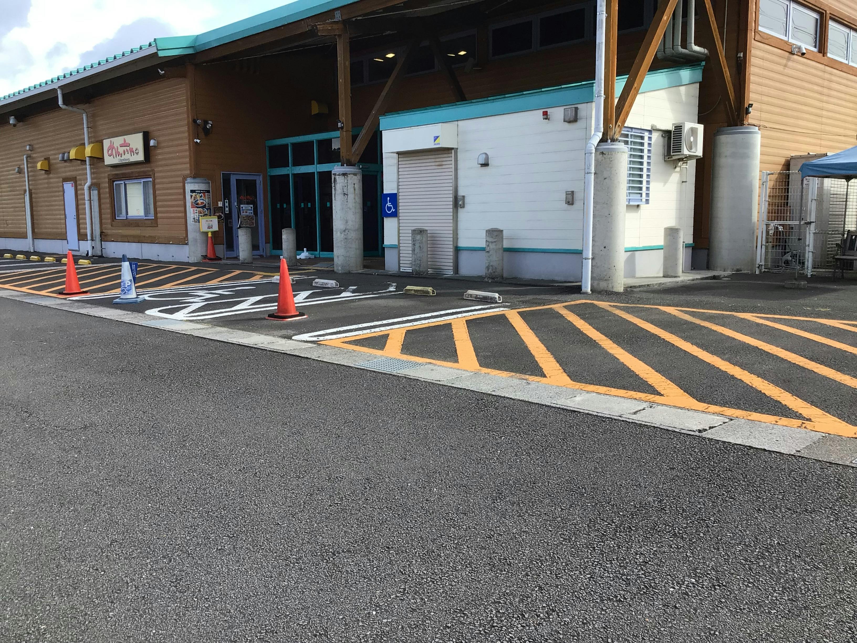 【ダイナム高知中村店】キッチンカーに最適なアミューズメント施設のイベントスペース