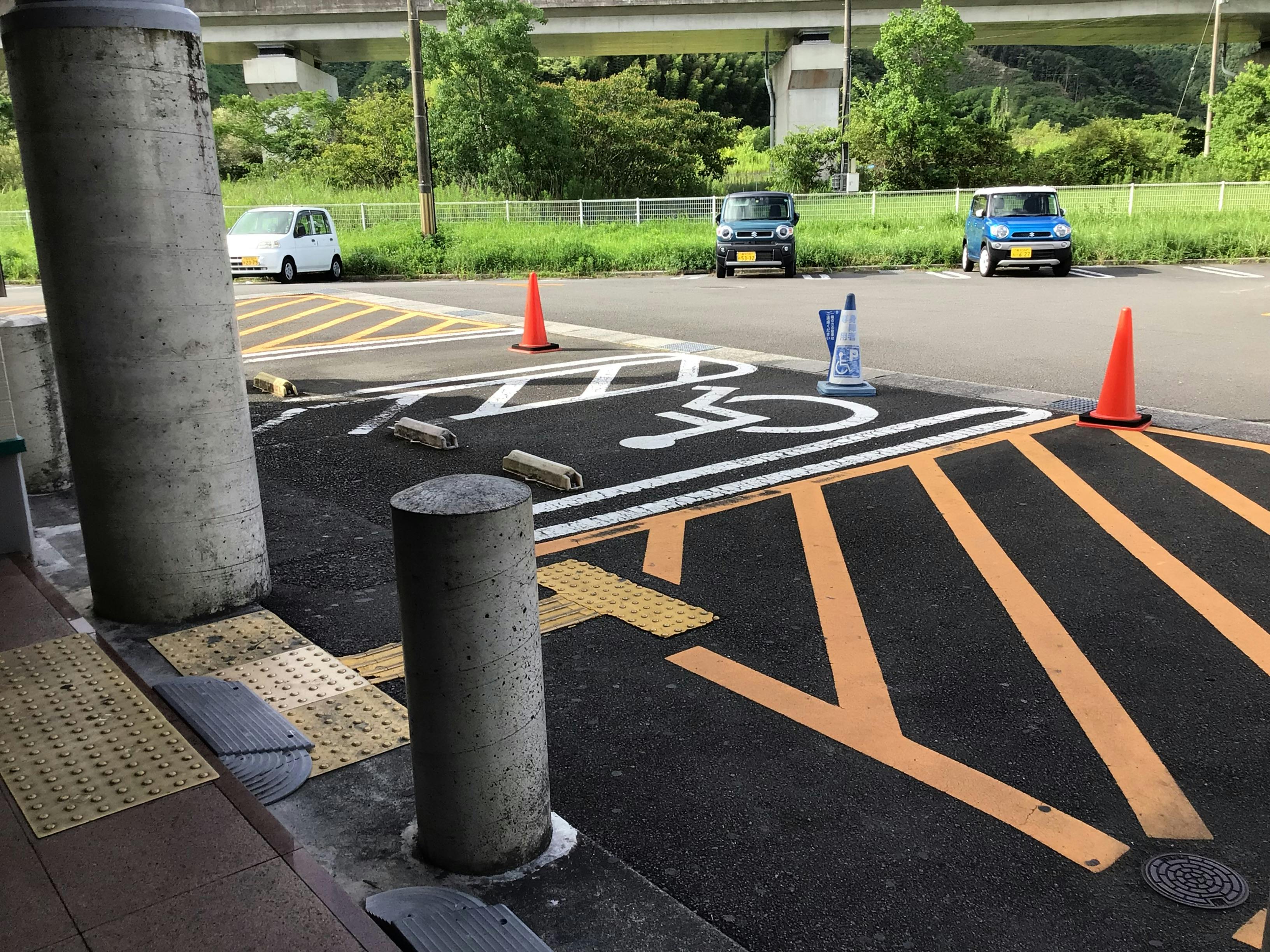 【ダイナム高知中村店】キッチンカーに最適なアミューズメント施設のイベントスペース