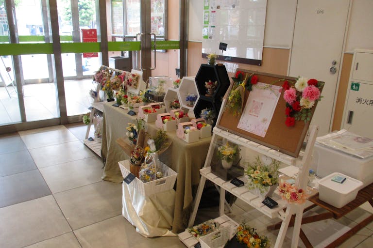 【エルミこうのすショッピングセンター/鴻巣駅直結】プロモーションや食物販に最適な駅直結ショッピングモール1階にある公園側入口横のイベントスペースの画像5