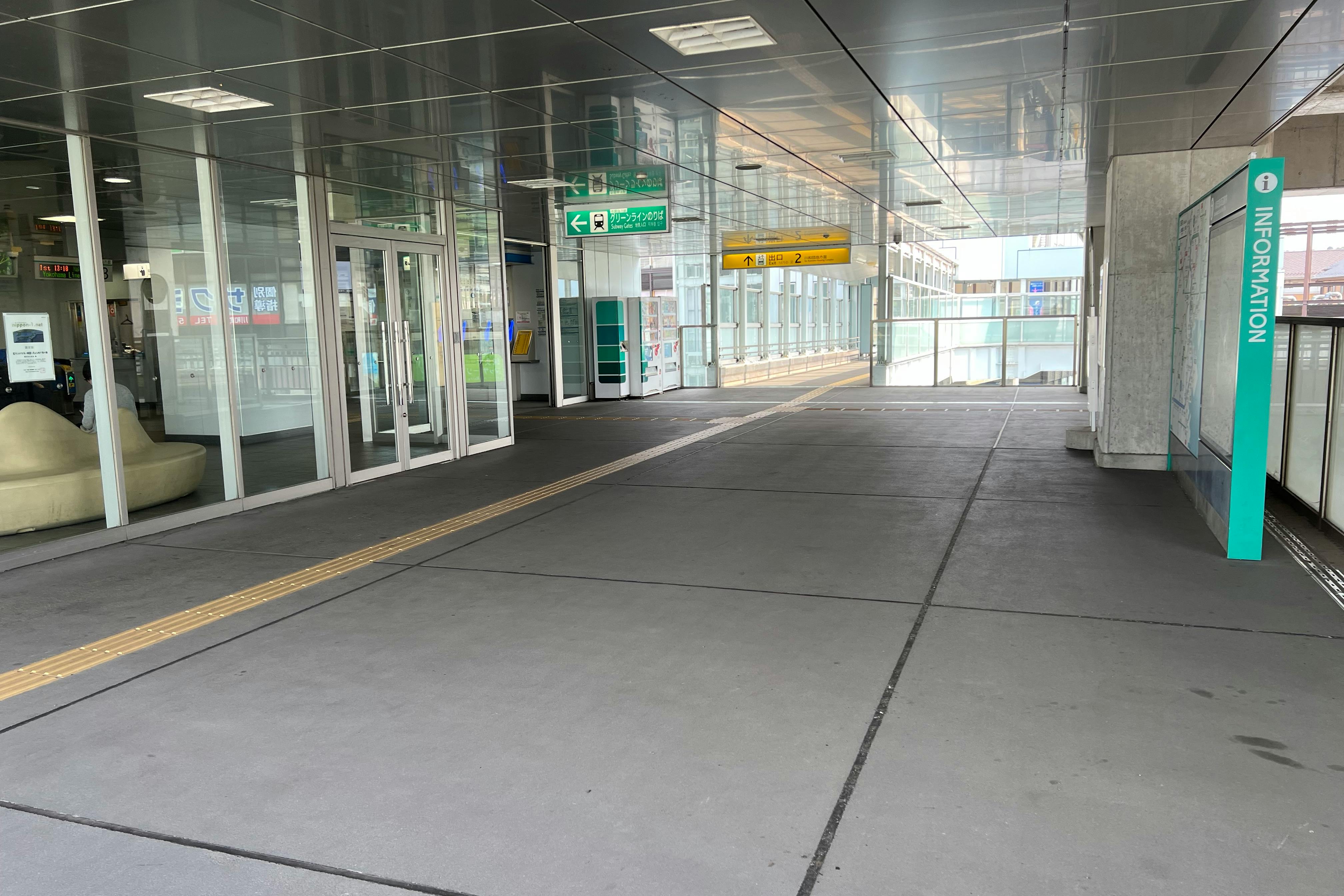 【横浜市営地下鉄グリーンライン川和町駅】各種プロモーションやサンプリングに最適な改札外通路のイベントスペース