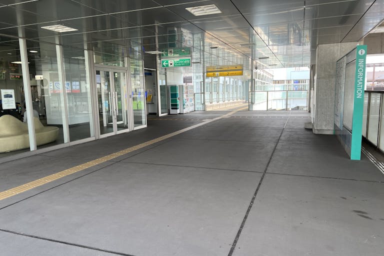 【横浜市営地下鉄グリーンライン川和町駅】各種プロモーションやサンプリングに最適な改札外通路のイベントスペースの画像5