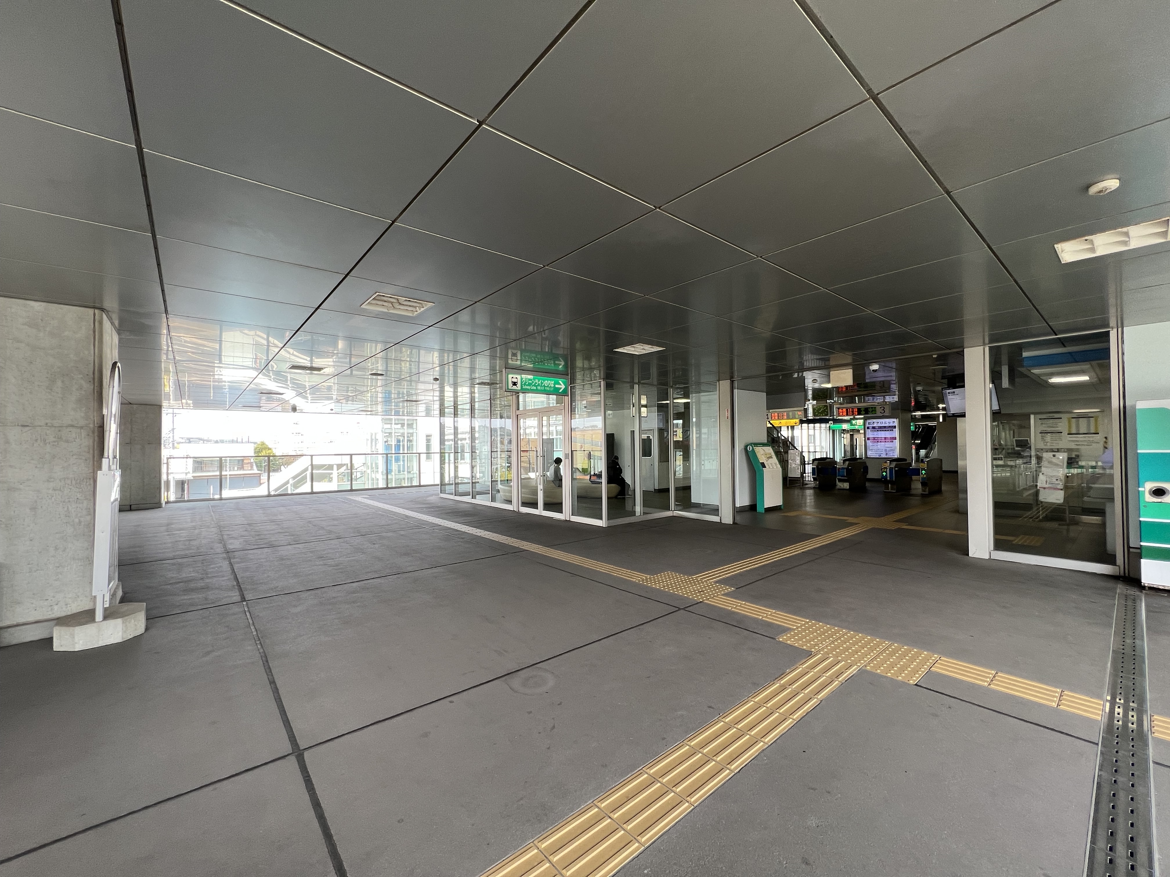 【横浜市営地下鉄グリーンライン川和町駅】各種プロモーションやサンプリングに最適な改札外通路のイベントスペースの画像7