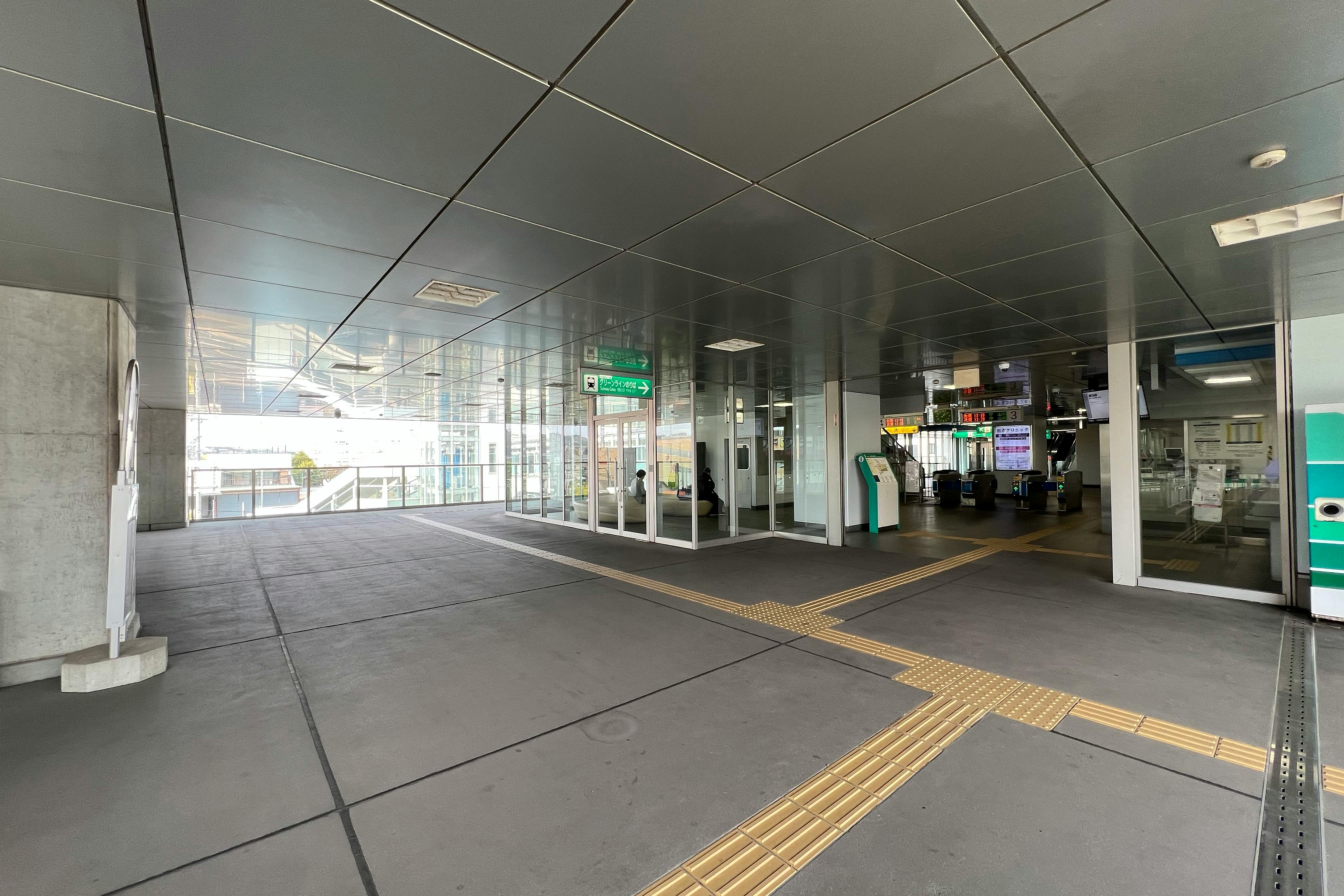 【横浜市営地下鉄グリーンライン川和町駅】各種プロモーションやサンプリングに最適な改札外通路のイベントスペース
