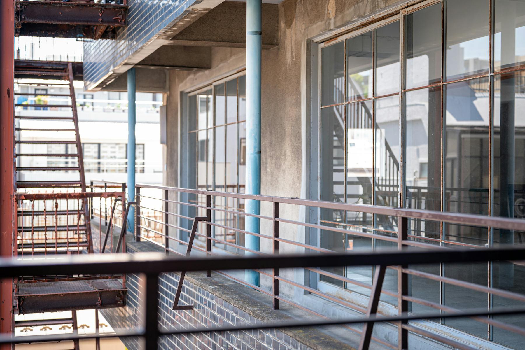 【神楽坂駅4分】撮影やアパレル展示会に最適な自然光採光のレンタルスタジオ(メインスタジオ+屋上)