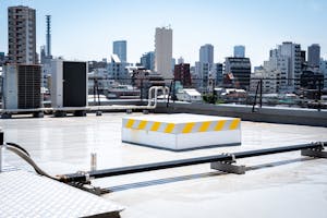 【神楽坂駅4分】撮影やアパレル展示会に最適な自然光採光のレンタルスタジオ(メインスタジオ+屋上)