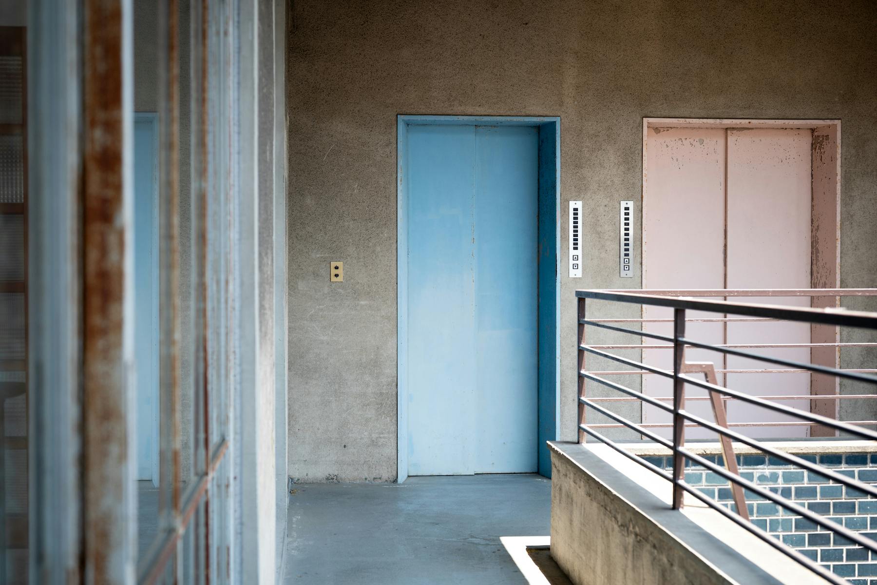 【神楽坂駅4分】撮影やアパレル展示会に最適な自然光採光のレンタルスタジオ(メインスタジオ+屋上)