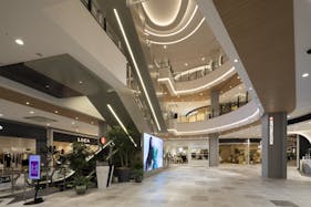 【イオンモール Nagoya Noritake Garden】1F センターコート