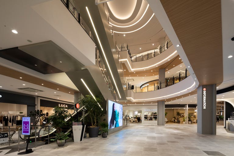 【イオンモール Nagoya Noritake Garden】1F センターコートの画像2