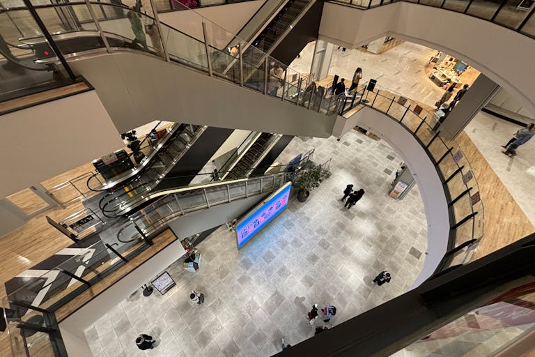 【イオンモール Nagoya Noritake Garden】1F センターコートの画像4