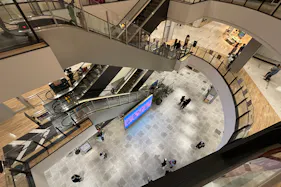 【イオンモール Nagoya Noritake Garden】1F センターコート