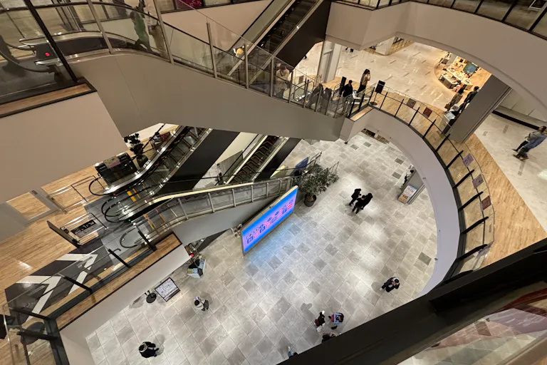 【イオンモール Nagoya Noritake Garden】1F センターコートの画像4