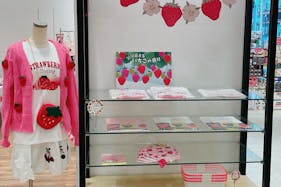 【新宿マルイアネックス】1階 カレンダリウムD08【食物販・物販】エスカレーター正面、什器やストック完備のスペース