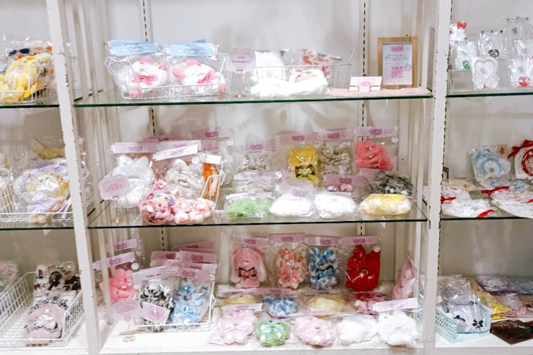 下段に収納スペースあり