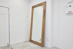 【大阪天満宮駅3分】ポップアップストアや展示会に最適な視認性抜群路面に面した什器が充実しているレンタルスペース