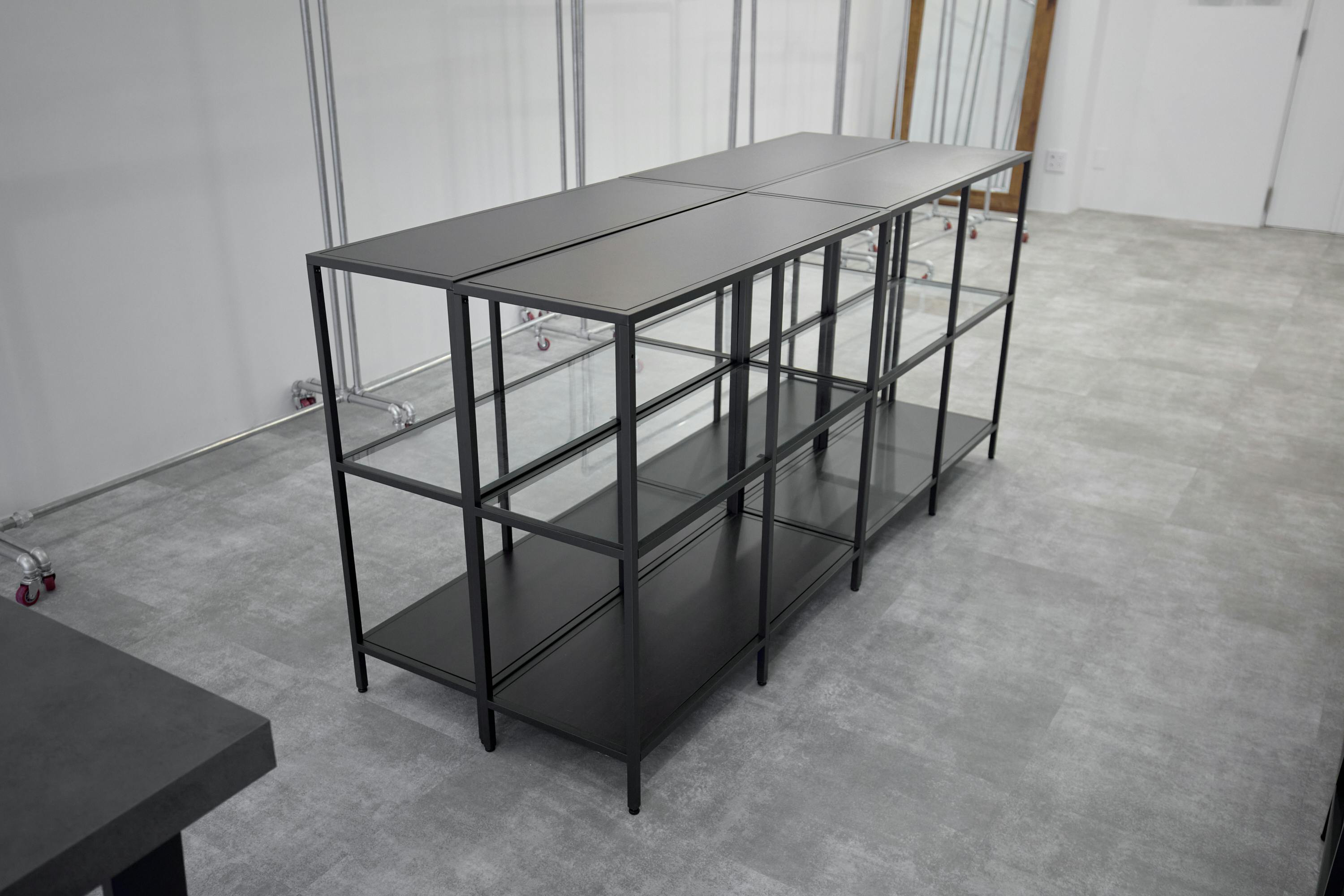 【大阪天満宮駅3分】ポップアップストアや展示会に最適な視認性抜群路面に面した什器が充実しているレンタルスペース