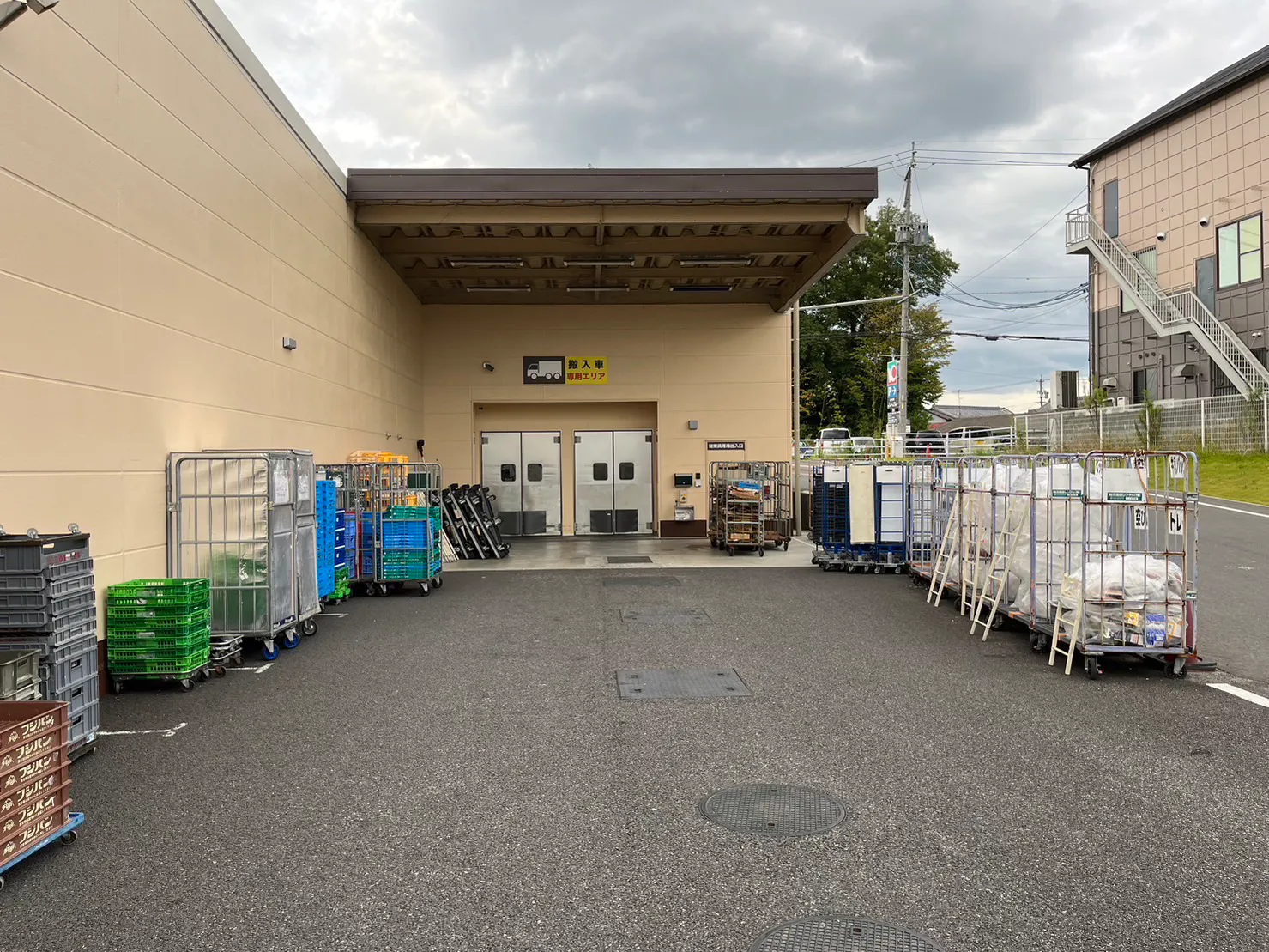 【オークワ名張西原】風除室スペース