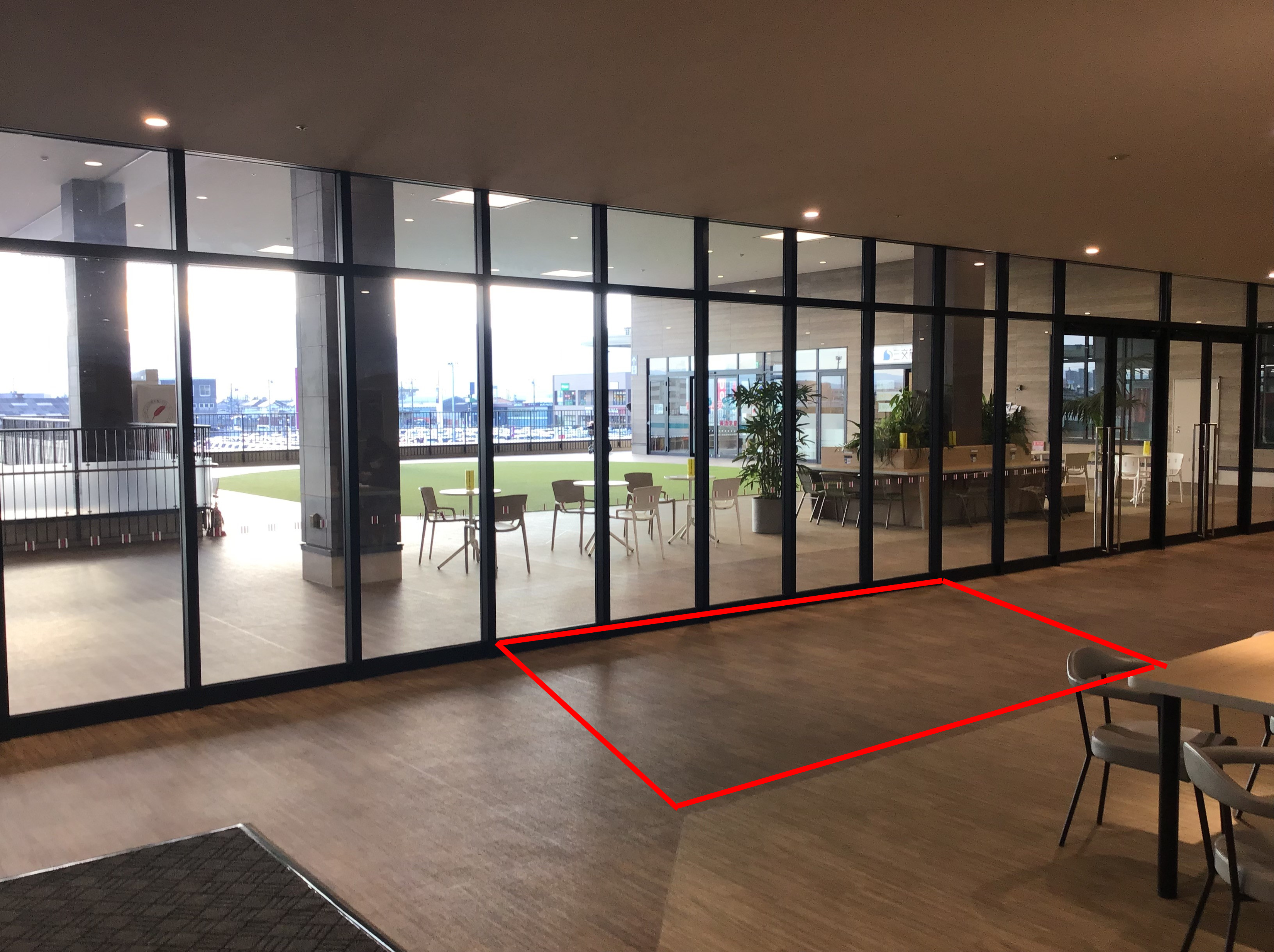 【イオンタウン松阪船江】販促プロモーションや物販に最適！人通りの多いB棟2階ラウンジスペース