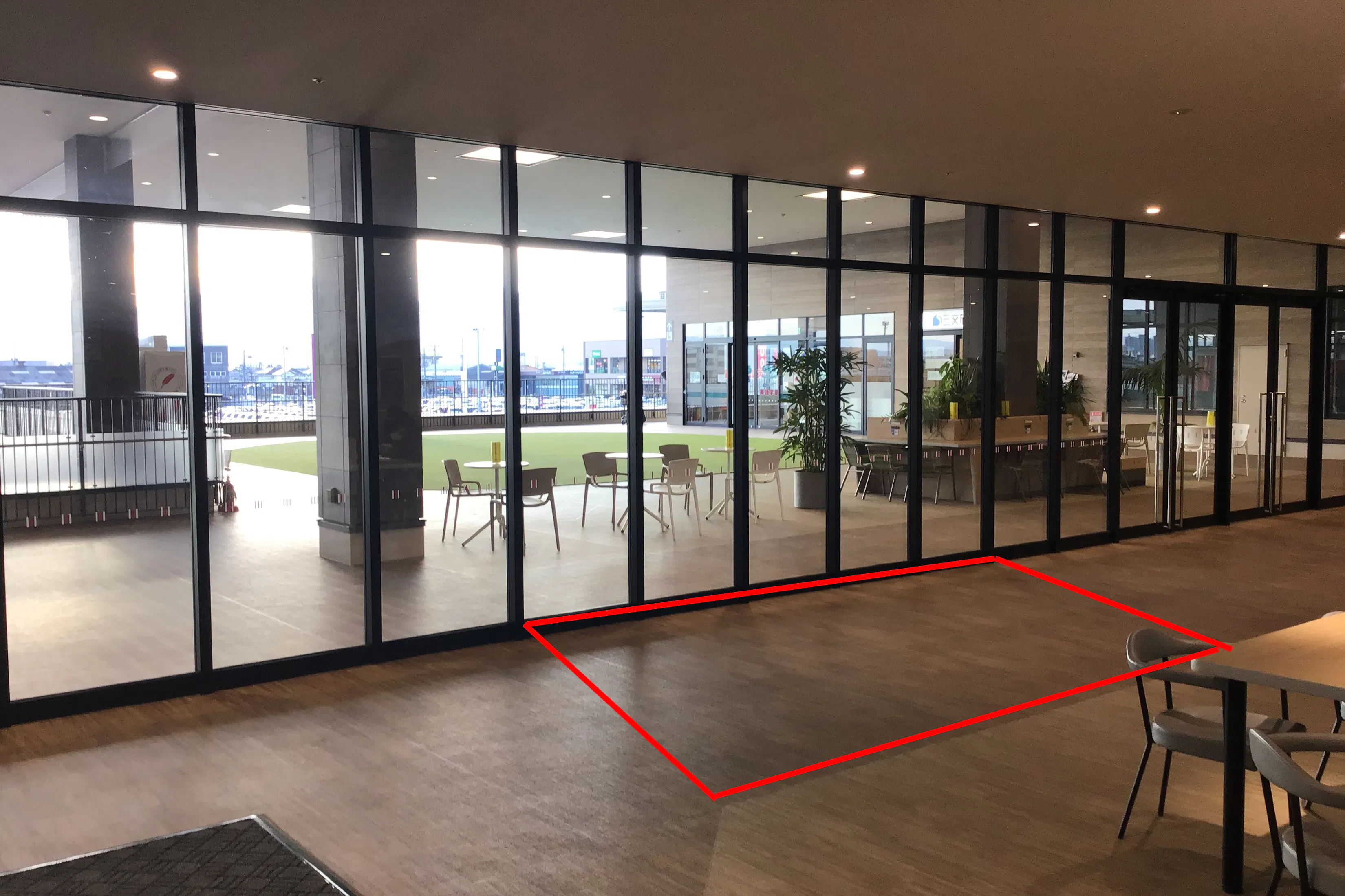 【イオンタウン松阪船江】販促プロモーションや物販に最適!人通りの多いB棟2階ラウンジスペース