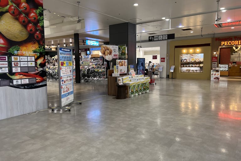 【イオン海浜幕張】物販、食物販のポップアップストアやプロモーションに適した視認性の良い1F入口前エスカレーター横のイベントスペースの画像3