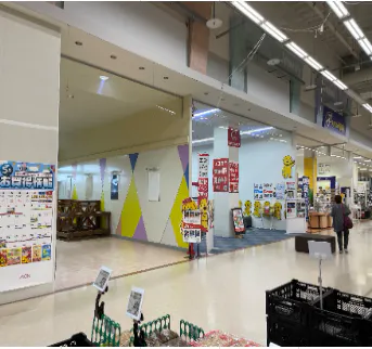 【イオンスーパーセンター五城目】食品レジ前催事スペースB 販促プロモーションや物販に最適なスーパー店内催事イベントスペース