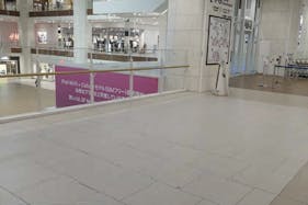 【イオンモール沖縄ライカム】2F アクアEV横(A)