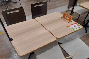 【イオンモール八幡東】モール内広告 フードコートステッカー