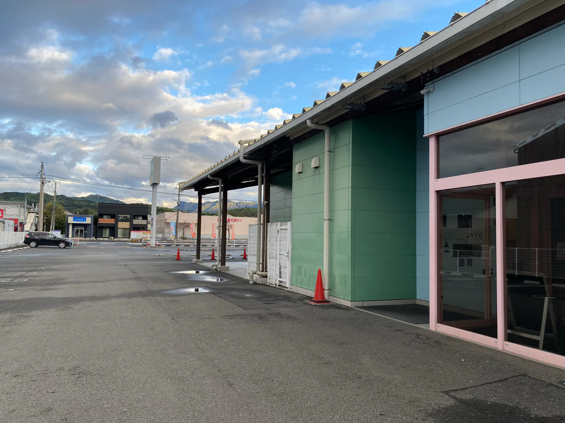 【ダイナム宮崎延岡店ゆったり館】キッチンカー出店やプロモーションに最適なアミューズメント施設のイベントスペース②