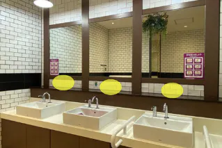 【イオンモール今治新都市】モール内広告 化粧室(鏡)
