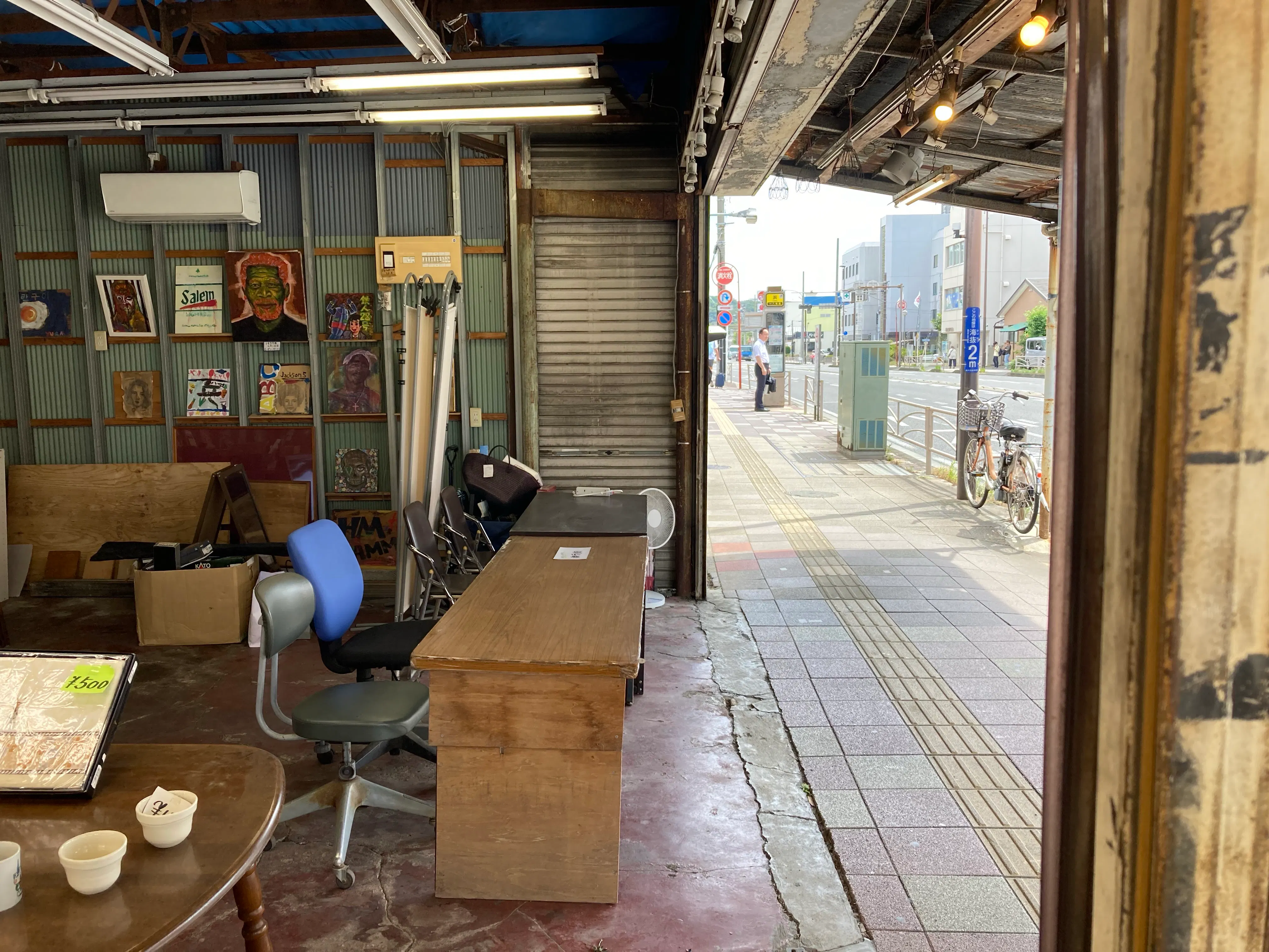 【浜マーケット】ポップアップストアや出張販売に適したなつかしーいレトロな商店街にある国道16号沿いに面したイベントスペース