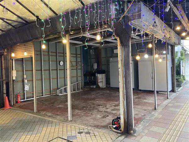 【浜マーケット】ポップアップストアや出張販売に適したなつかしーいレトロな商店街にある国道16号沿いに面したイベントスペース