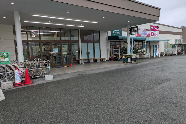 【ゆめマート東山鹿】店頭軒下 ポップアップストア(物販、食物販)やプロモーション用途に最適なスーパーの屋外催事イベントスペースの画像1