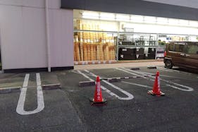 【セキチュー鹿沼店】キッチンカー等の移動販売にて出店可能なホームセンター敷地内にある屋外スペース