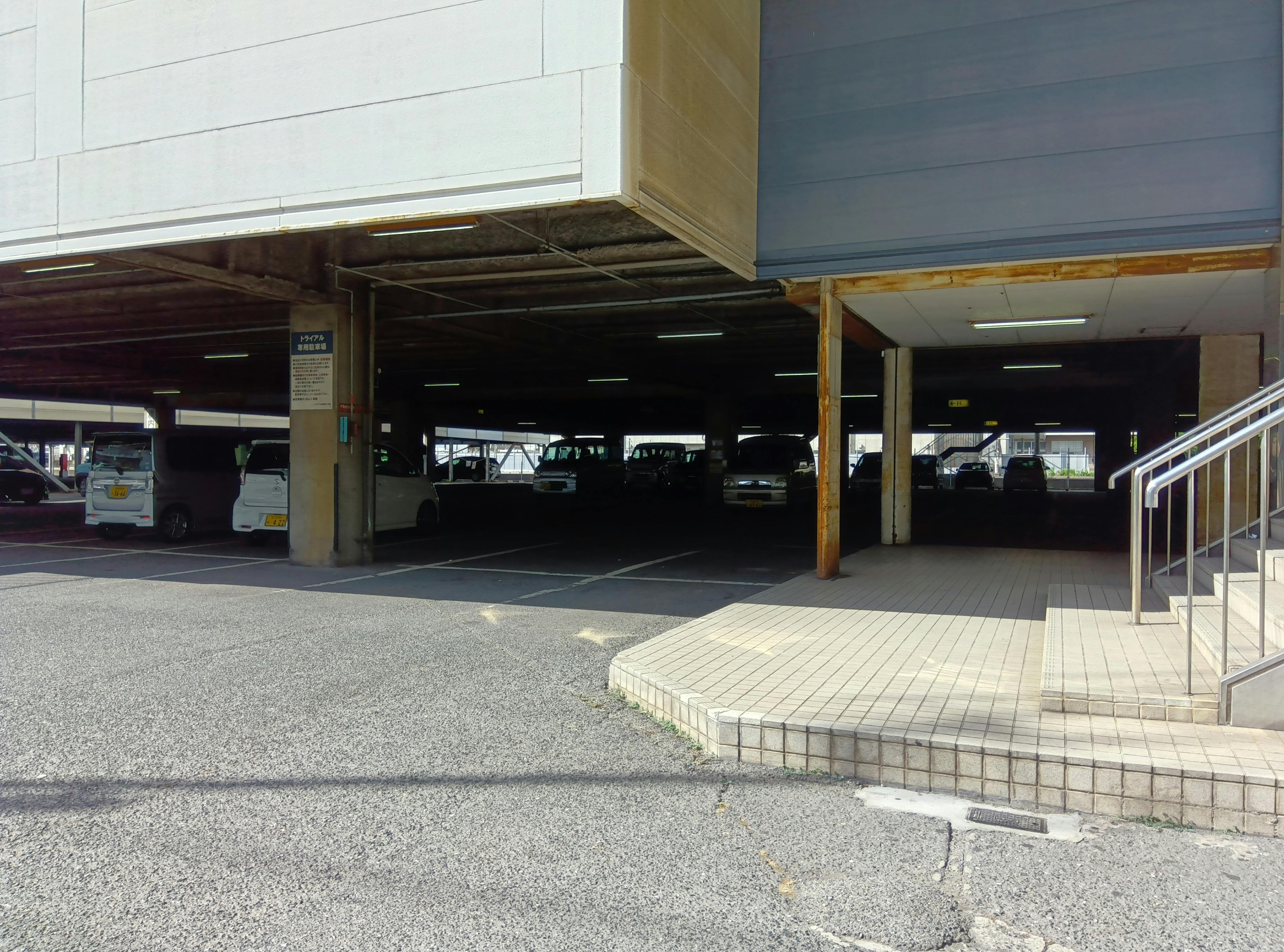 【スーパーセンタートライアル西港店】キッチンカー（調理営業）出店限定/屋外スペース