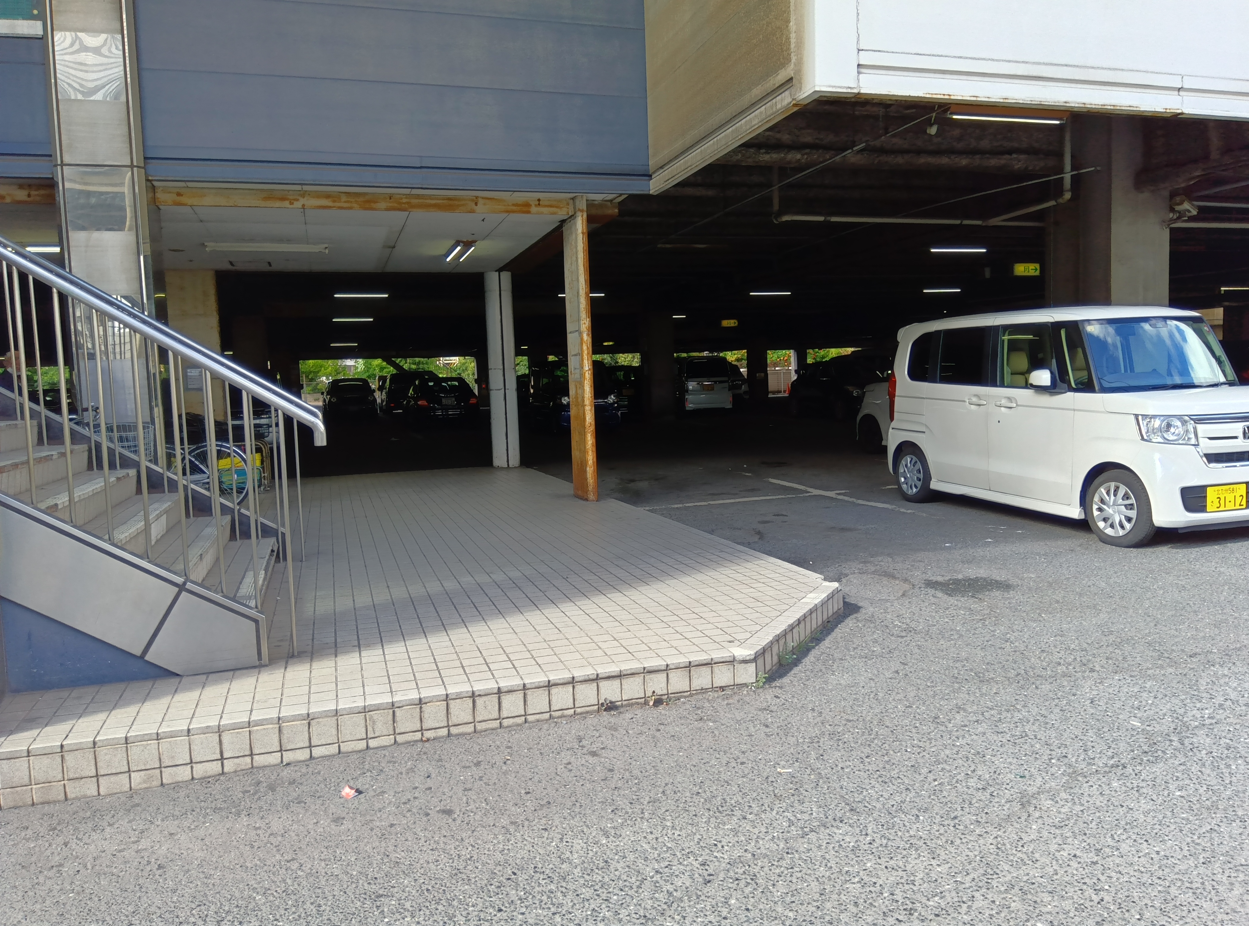 【スーパーセンタートライアル西港店】キッチンカー（調理営業）出店限定/屋外スペース