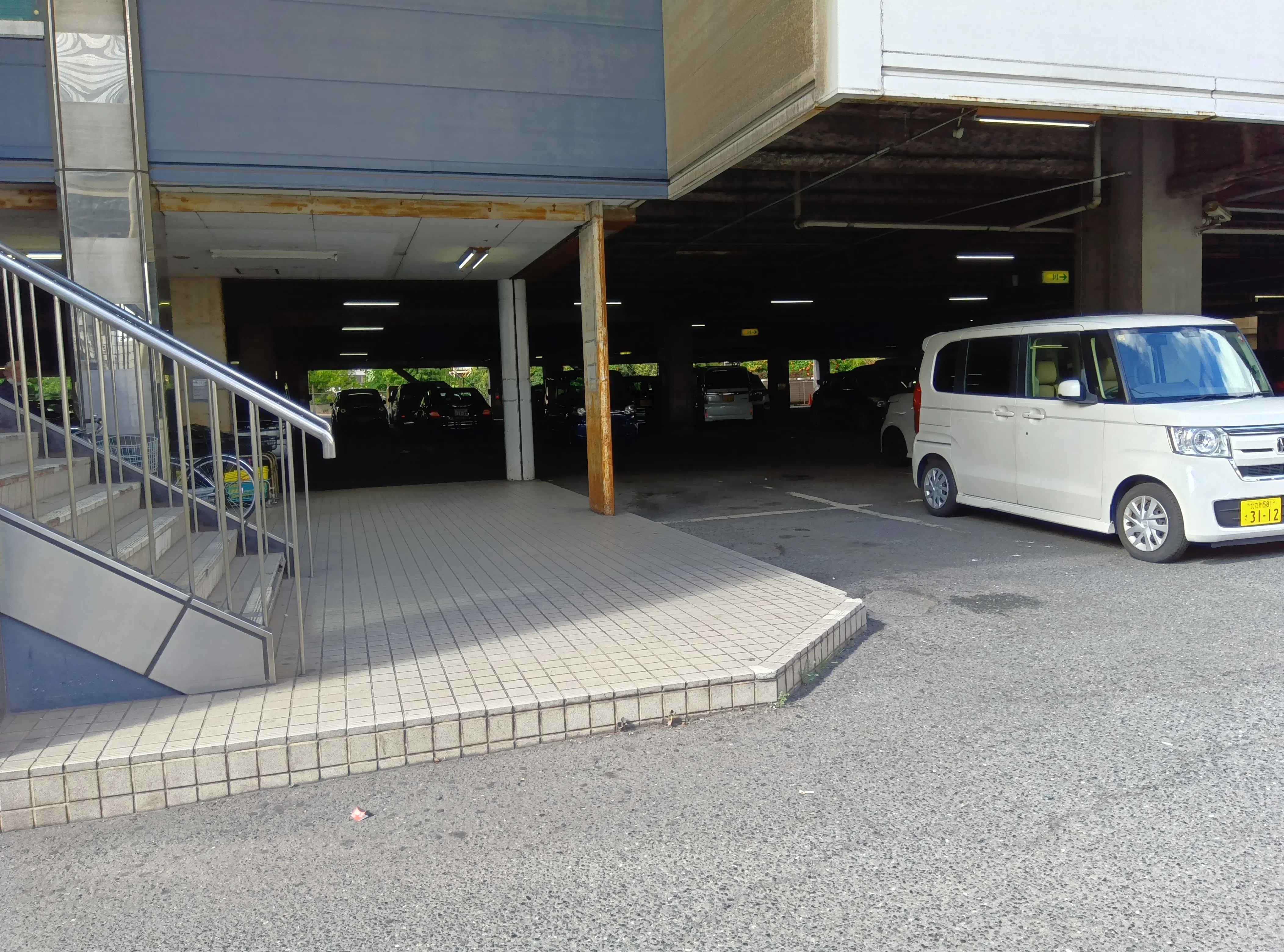 【スーパーセンタートライアル西港店】キッチンカー（調理営業）出店限定/屋外スペース