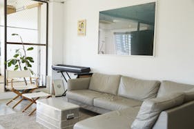 【六本木駅5分】撮影会やロケ、招待制の展示会に最適な開放感のある海外風イベントスペース