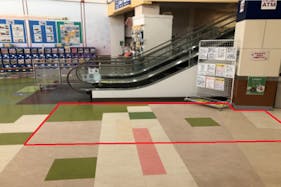 【イオンタウン塩釜/駅側エスカレーター横】PRイベントやポップアップストアに最適な駅近立地のイオンタウン塩釜内にある1F駅側エスカレーター横イベントスペース