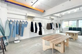 【恵比寿駅5分】展示会、ギャラリー、撮影用途に最適な2面採光で自然光あふれるイベントスペース。ハンガーラック9本貸出。