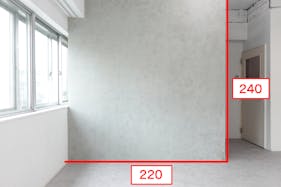 【恵比寿駅5分】展示会、ギャラリー、撮影用途に最適な2面採光で自然光あふれるイベントスペース。ハンガーラック9本貸出。