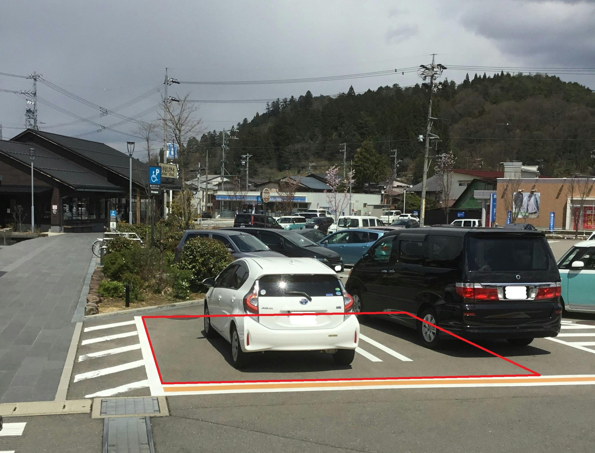 【フレスポ飛騨高山】マルシェなどの屋外イベントに利用可能な駐車場スペース